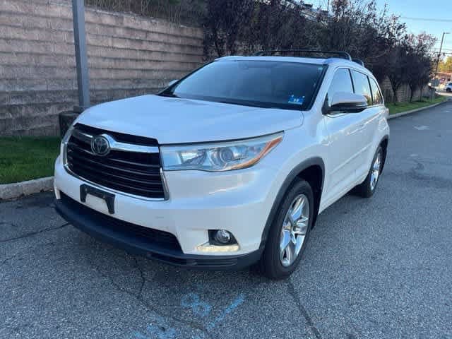 2014 Toyota Highlander Base — photo 1 of 9