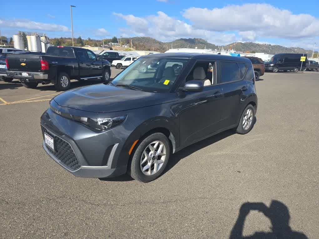 2023 Kia Soul LX — photo 1 of 5
