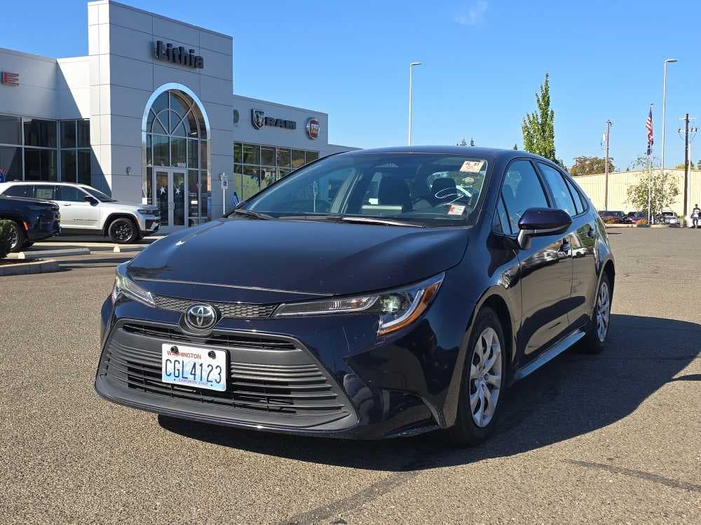 2023 Toyota Corolla LE — photo 1 of 21