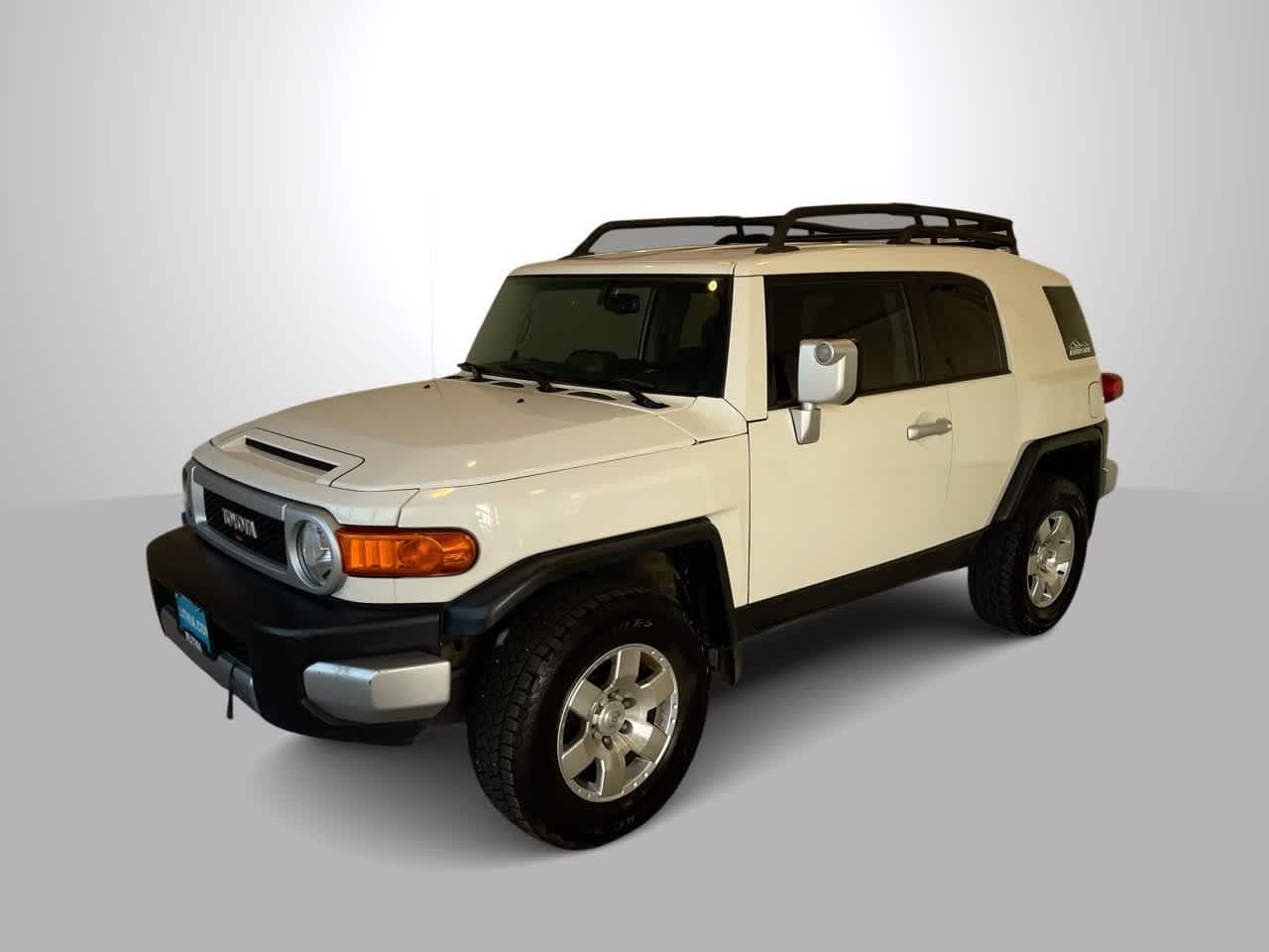 2010 Toyota FJ Cruiser Base — photo 1 of 26