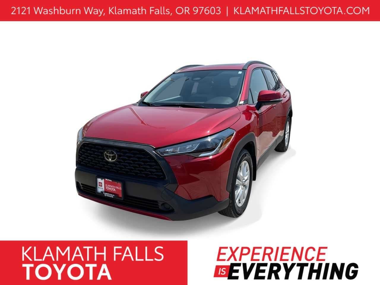 2024 Toyota Corolla Cross LE — photo 1 of 24