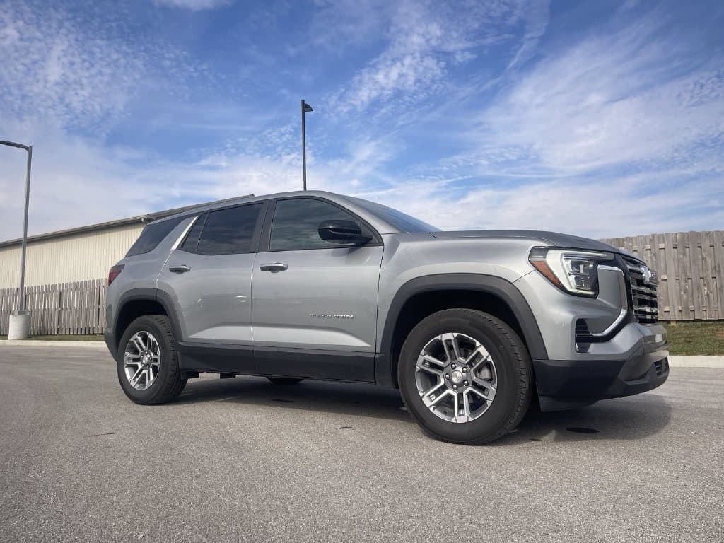 2026 GMC Terrain AWD Elevation — photo 1 of 28