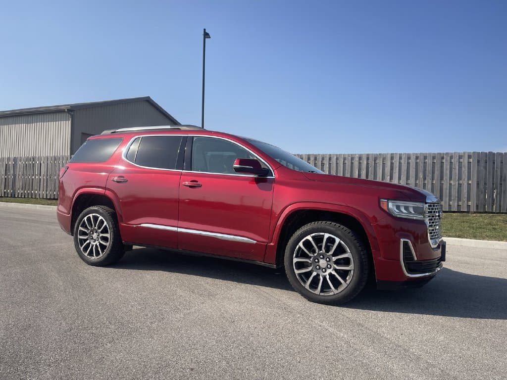 2021 GMC Acadia Denali — photo 1 of 33