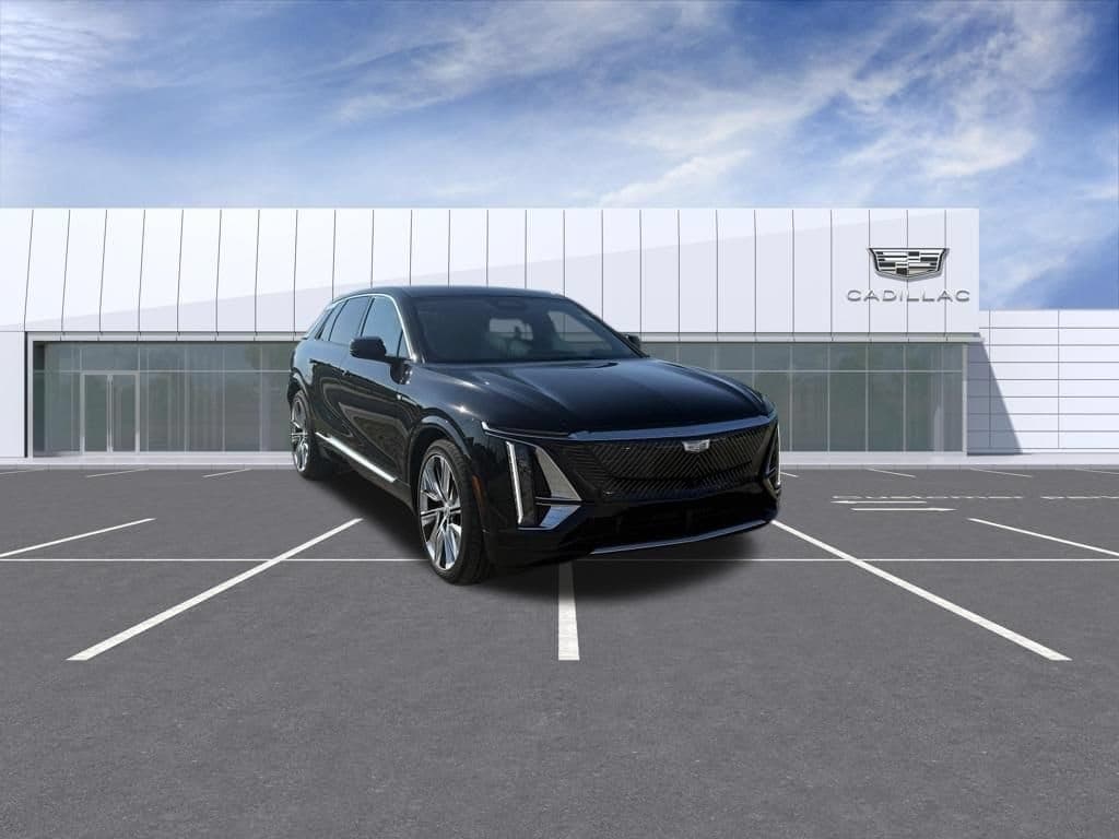 2024 Cadillac LYRIQ Luxury — photo 1 of 35