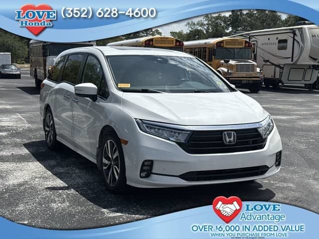 2023 Honda Odyssey Touring — photo 1 of 10