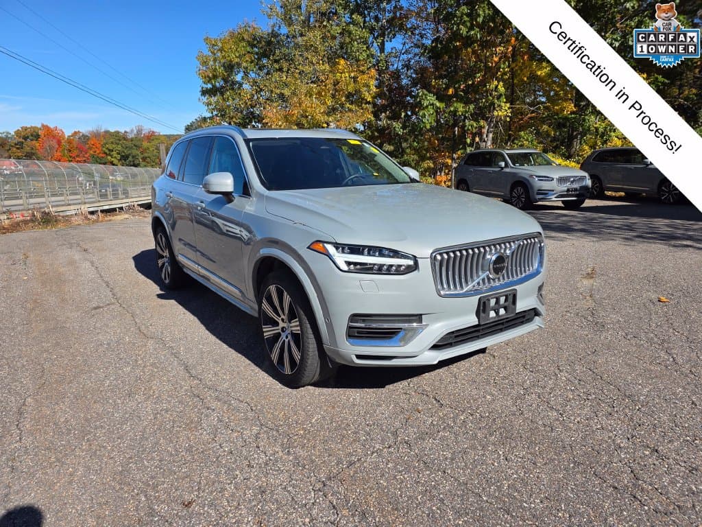 2025 Volvo XC90 Plug-In Hybrid Base — photo 1 of 11