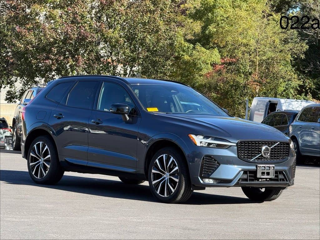 2024 Volvo XC60 Base — photo 1 of 15