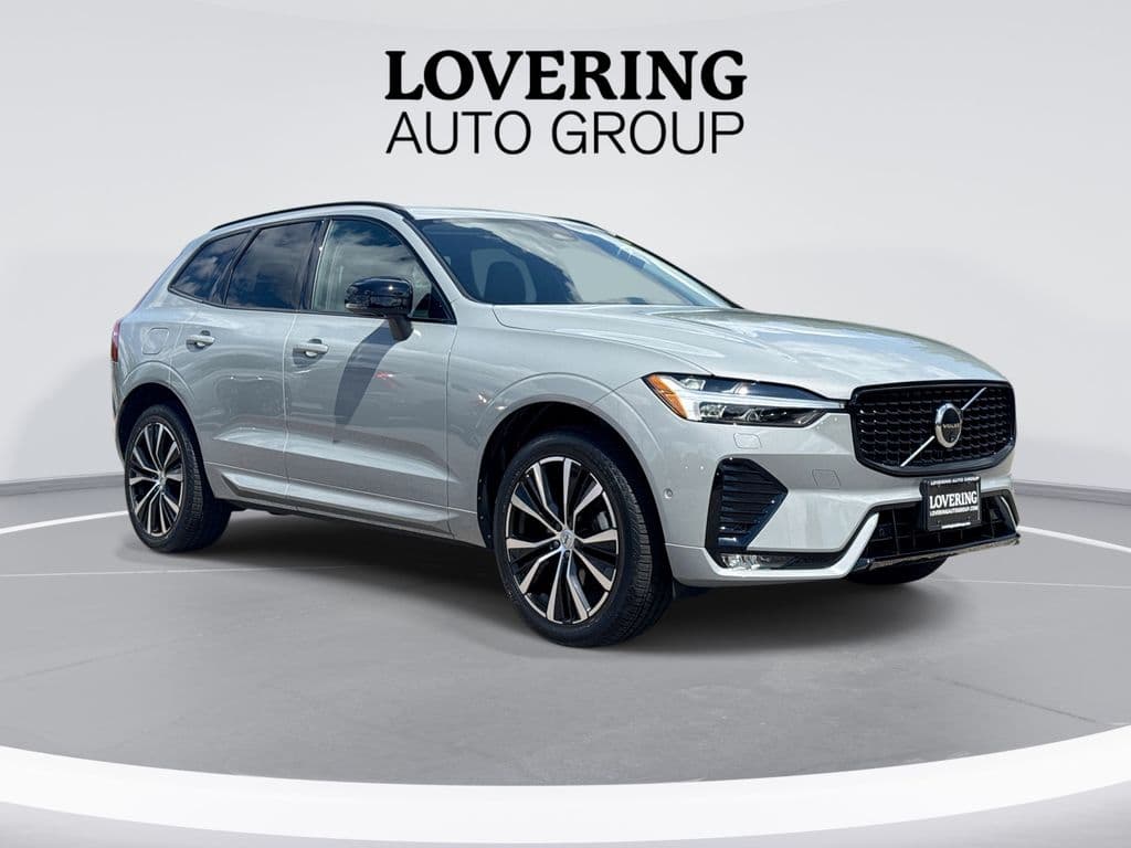 2024 Volvo XC60 B5 Plus Dark Theme — photo 1 of 20