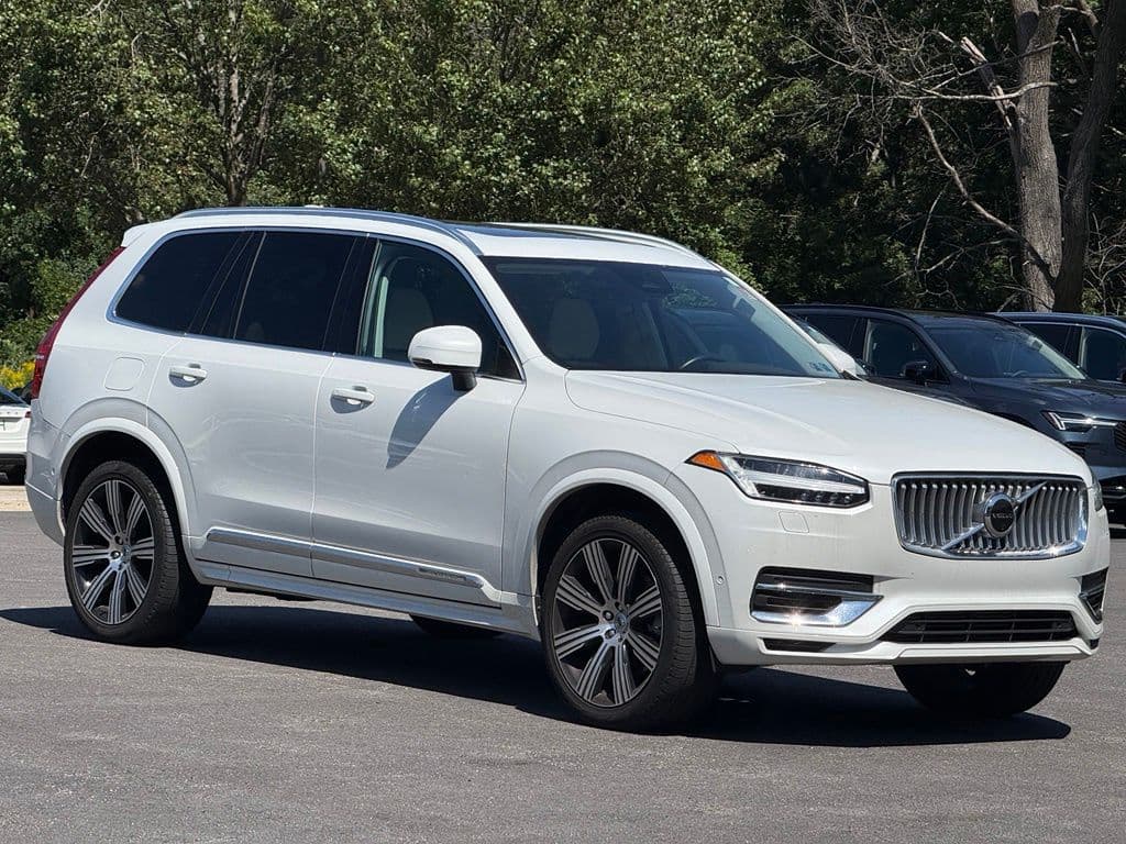 2023 Volvo XC90 Recharge Plug-In Hybrid T8 Plus Bright Theme 7 Passenger — photo 1 of 21