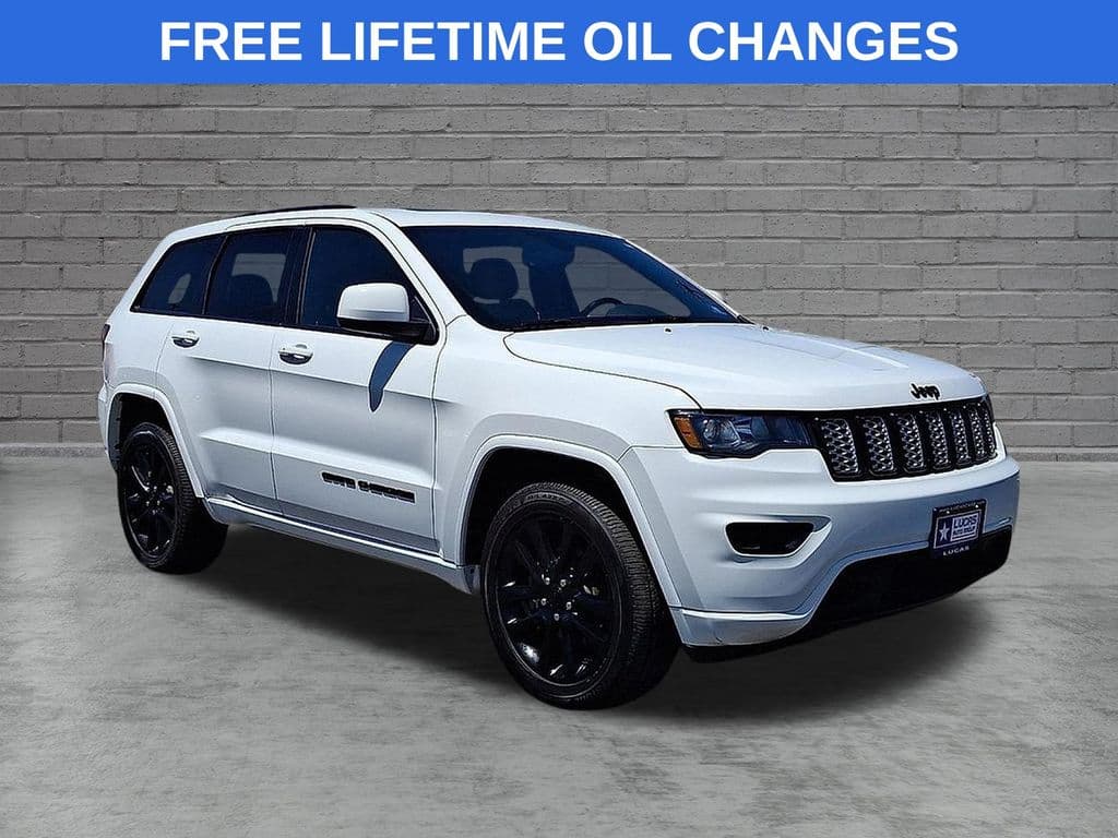 2019 Jeep Grand Cherokee Altitude — photo 1 of 34