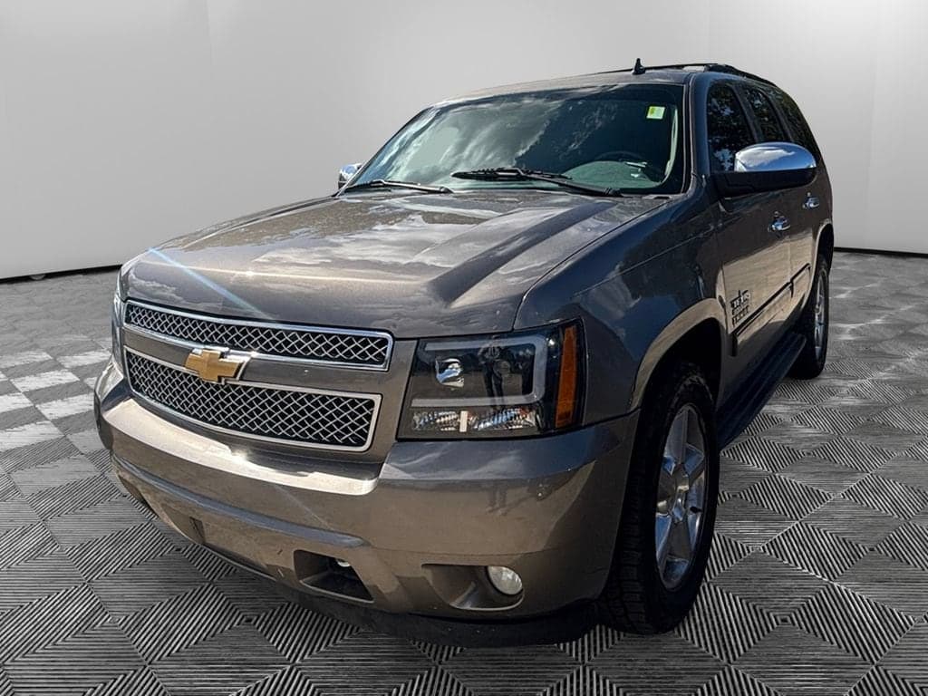 2013 Chevrolet Tahoe LS — photo 1 of 12