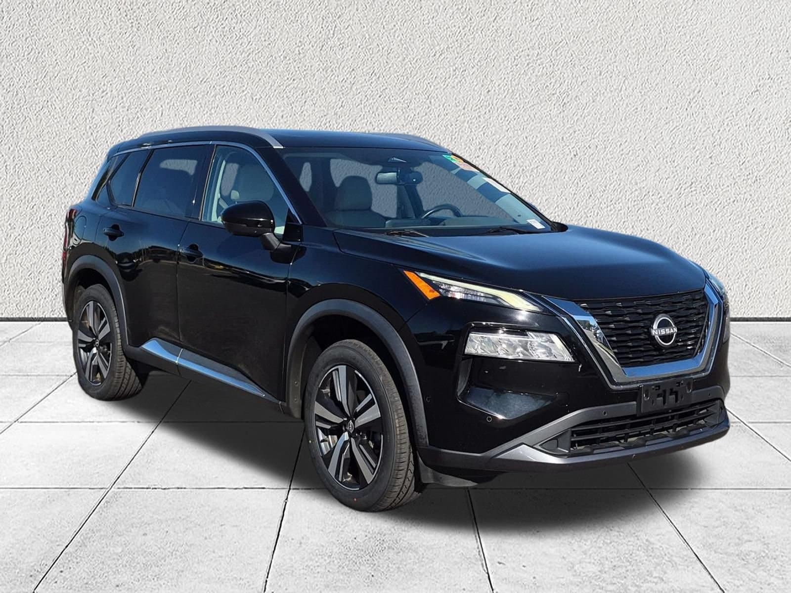 2023 Nissan Rogue SL — photo 1 of 10