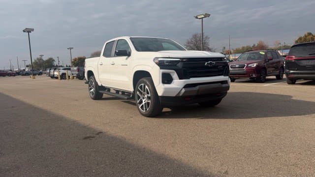 2023 Chevrolet Colorado 4WD Z71 — photo 1 of 21