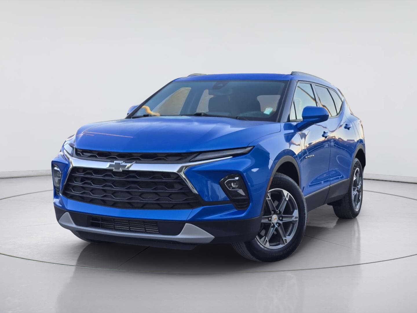 2024 Chevrolet Blazer LT — photo 1 of 35