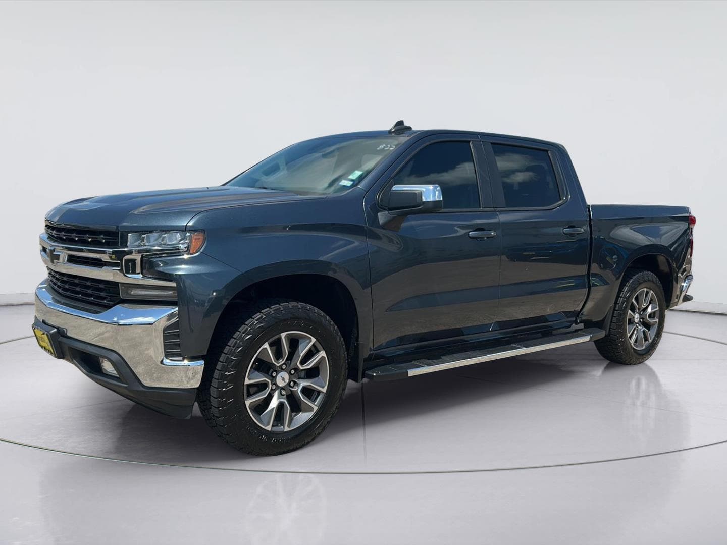 2020 Chevrolet Silverado 1500 LT — photo 1 of 11