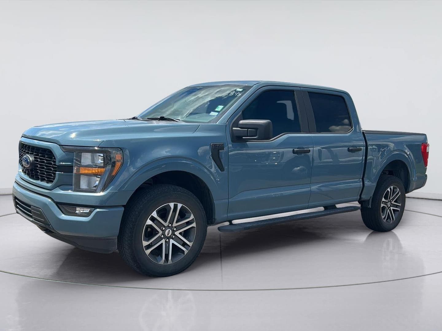 2023 Ford F-150 XL — photo 1 of 12