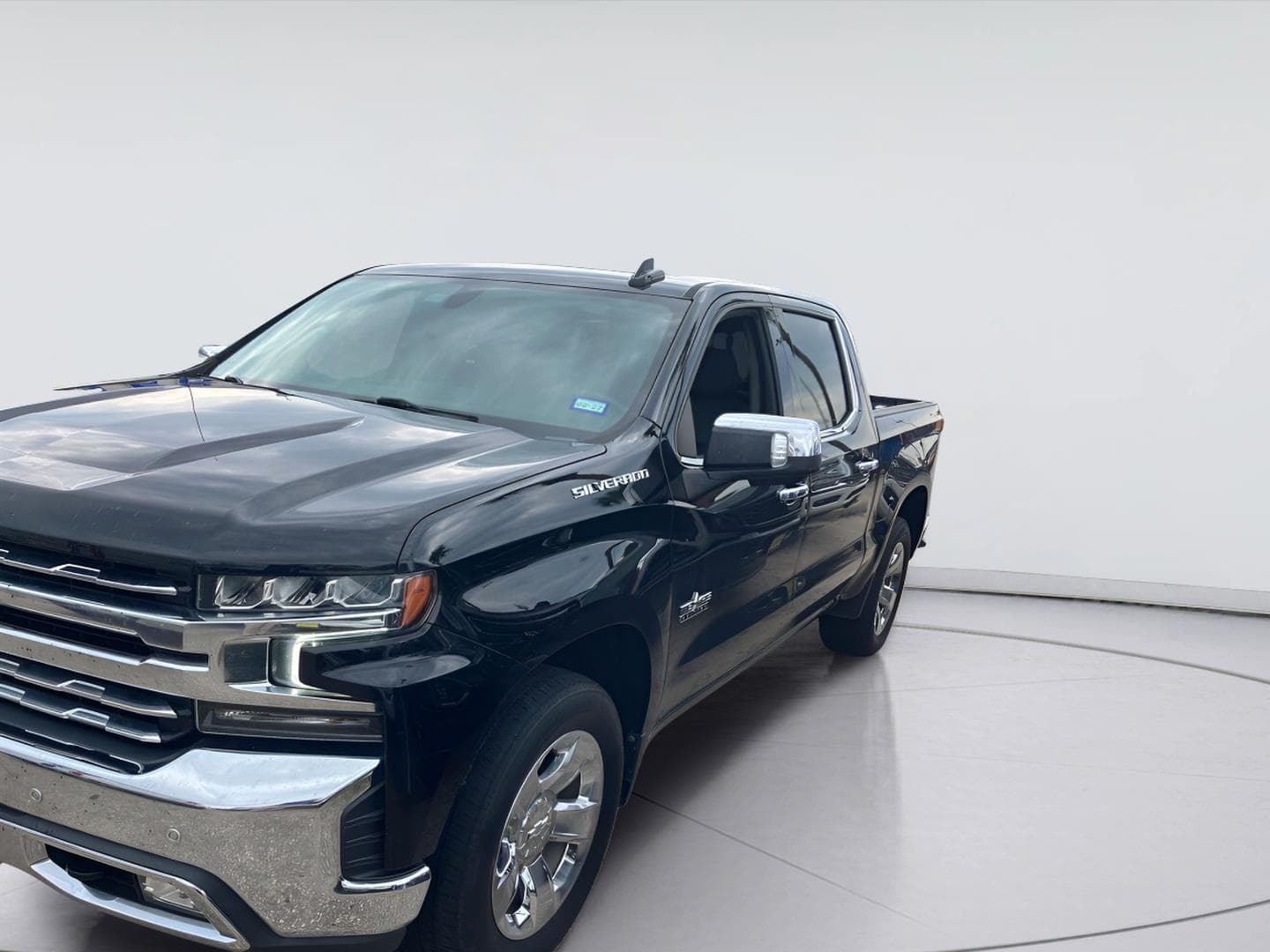 2021 Chevrolet Silverado 1500 LTZ — photo 1 of 8