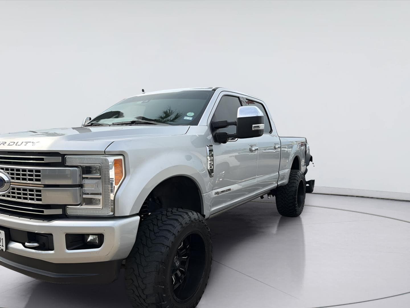 2019 Ford Super Duty F-250 SRW Platinum — photo 1 of 4