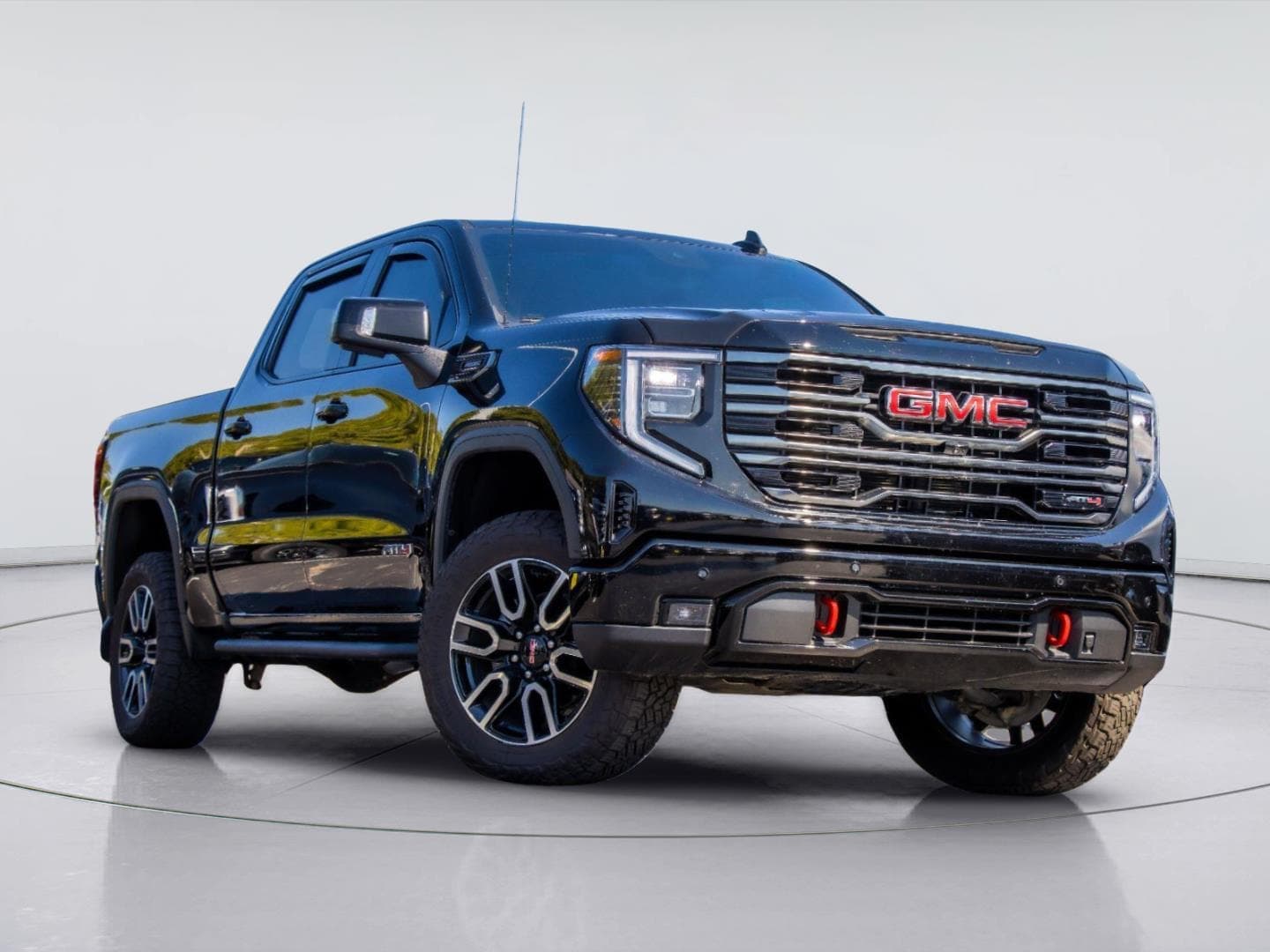 2025 GMC Sierra 1500 AT4 — photo 1 of 21