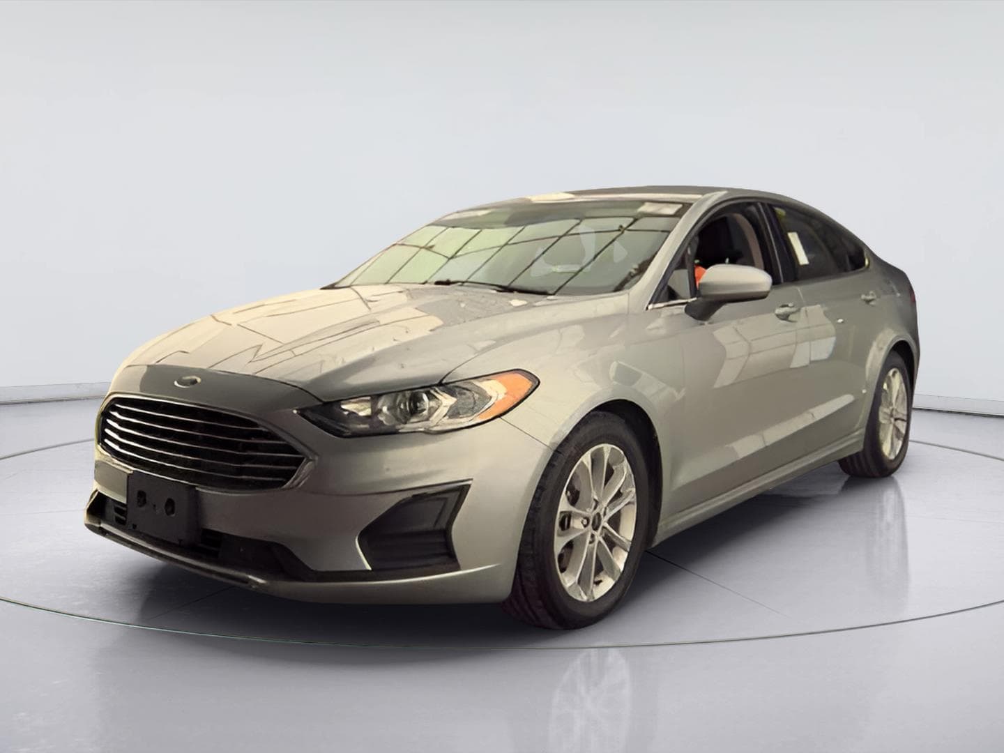 2020 Ford Fusion SE — photo 1 of 8