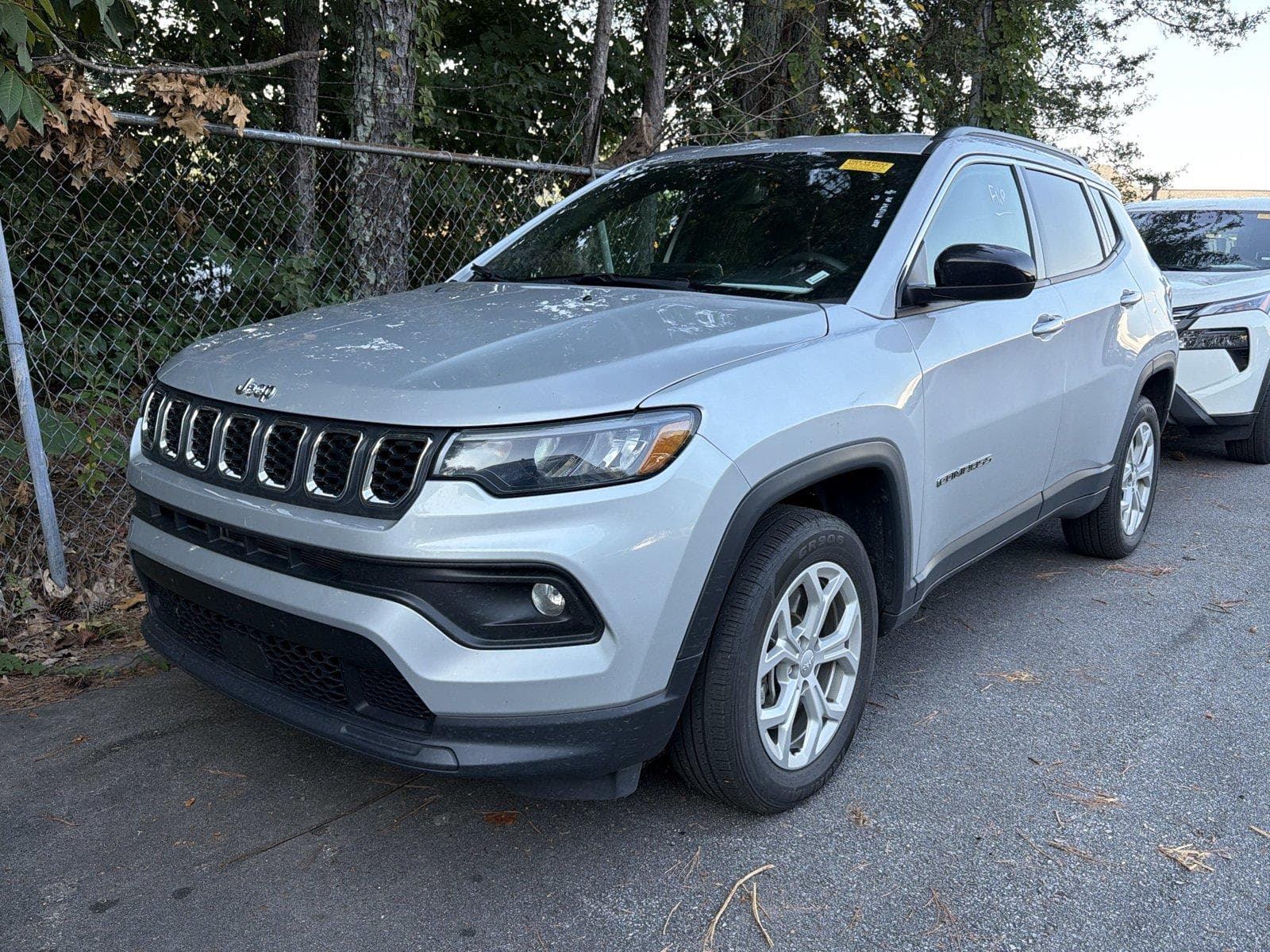 2024 Jeep Compass Latitude — photo 1 of 10