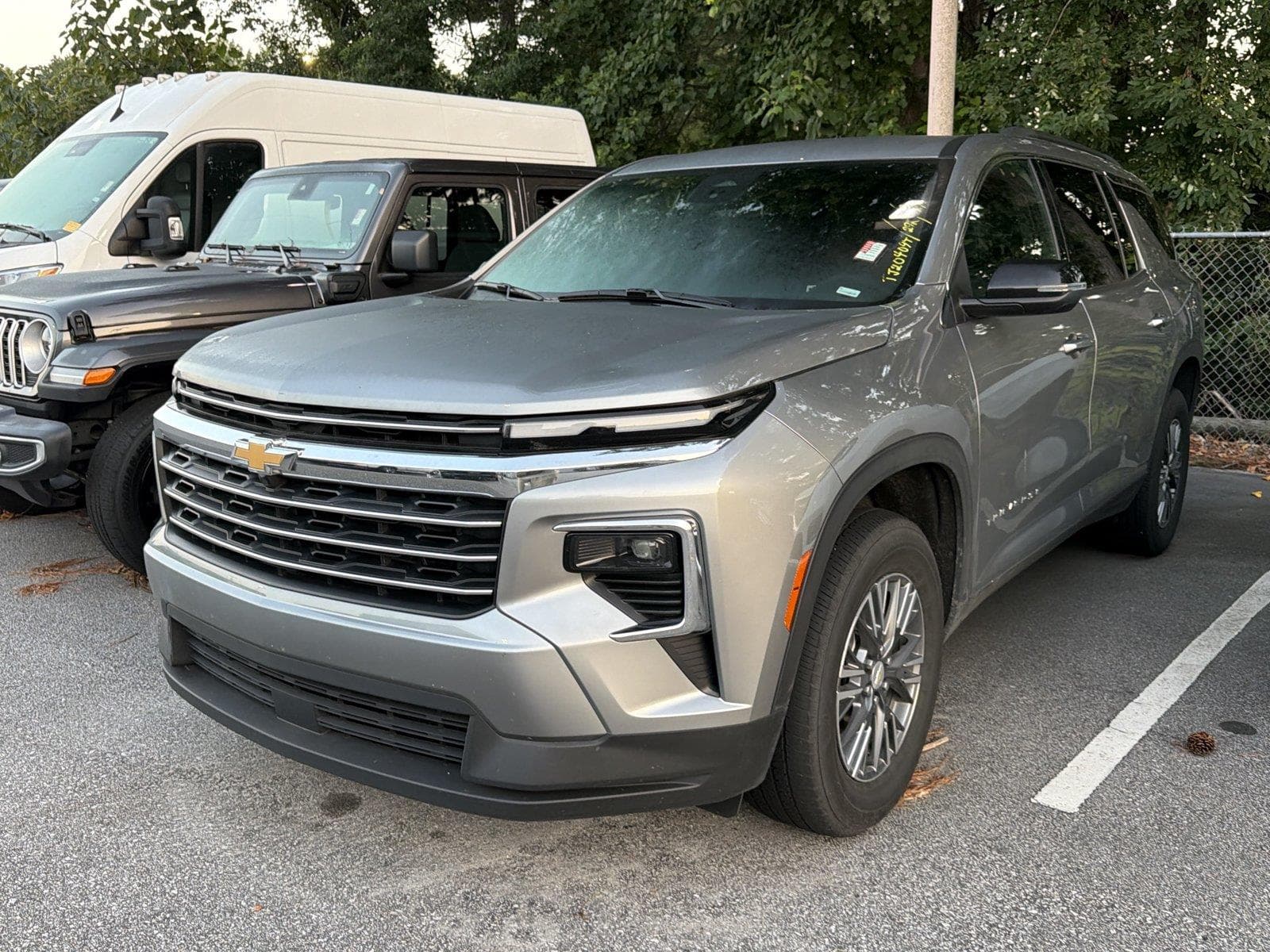 2026 Chevrolet Traverse FWD LT — photo 1 of 10