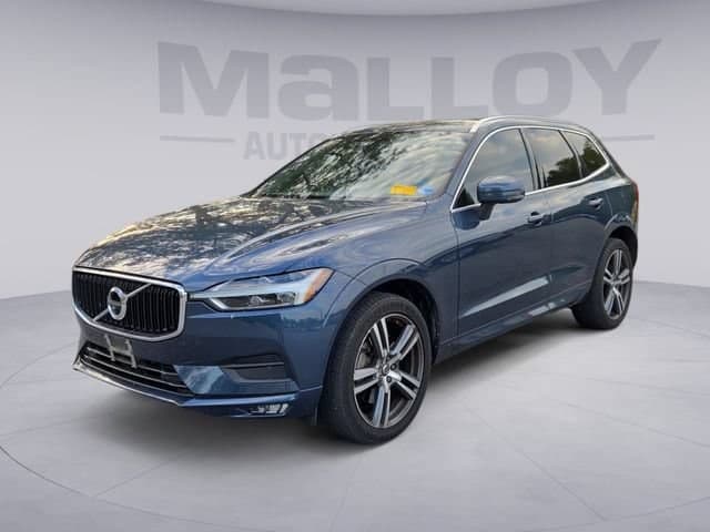 2021 Volvo XC60 Momentum — photo 1 of 9