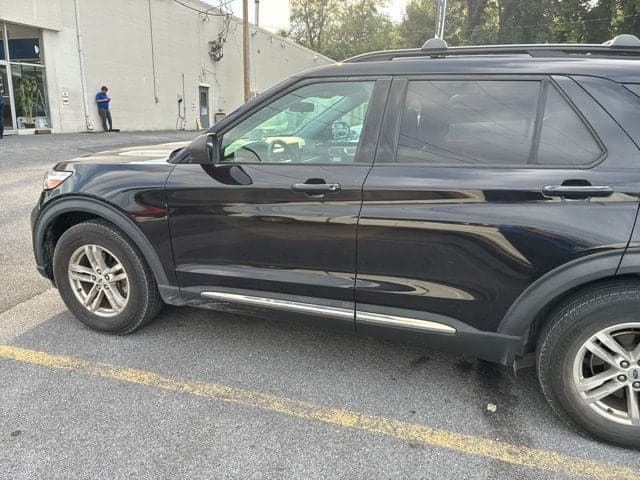 2021 Ford Explorer XLT — photo 1 of 2