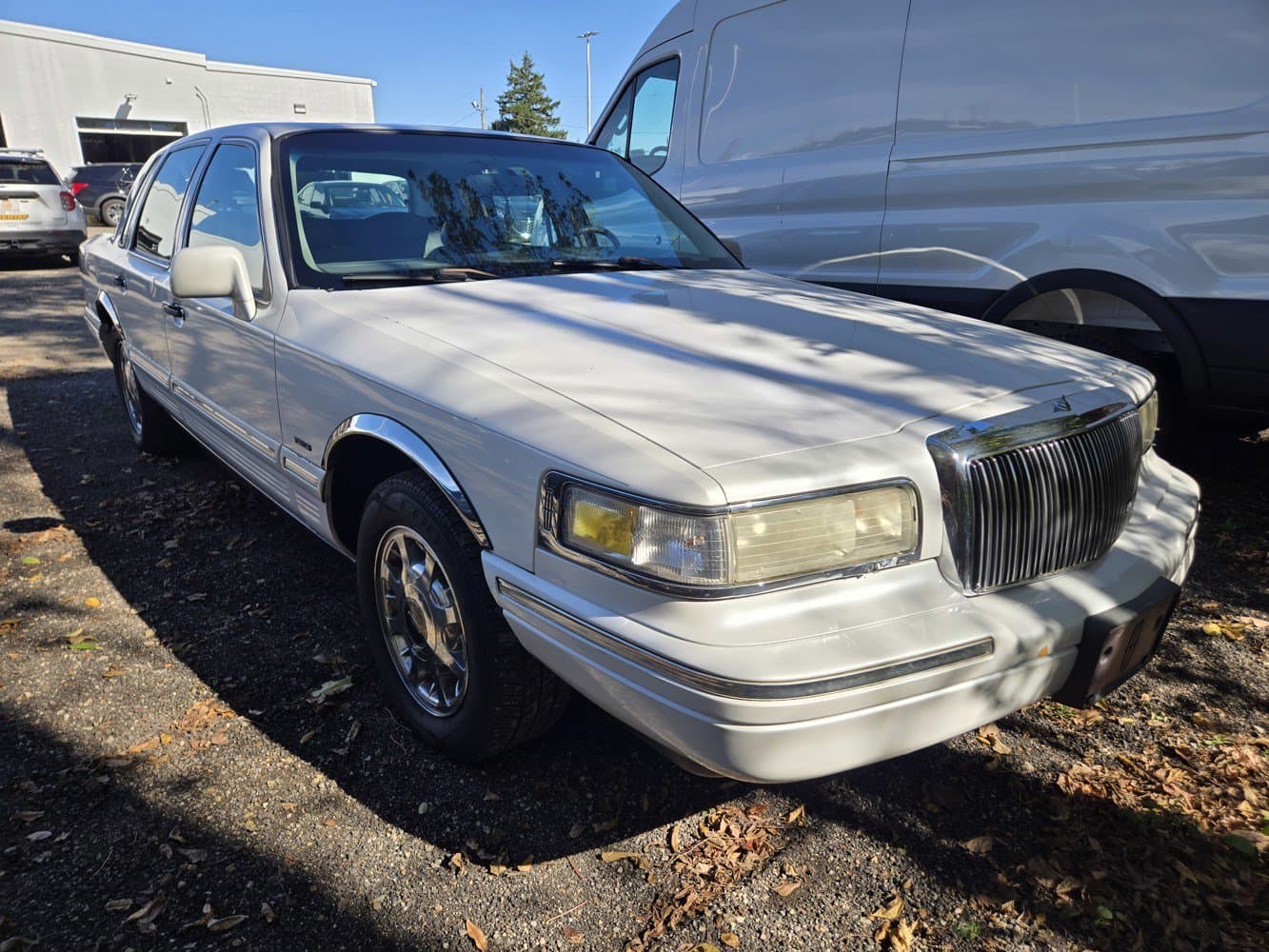 1996 Lincoln Town Car Base — photo 1 of 4