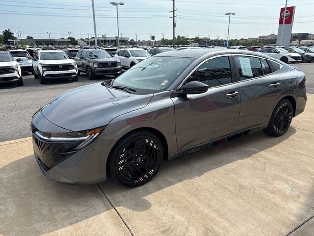 2026 Nissan Sentra SR — photo 1 of 41