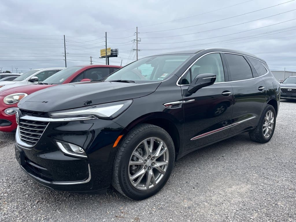 2022 Buick Enclave Essence — photo 1 of 6