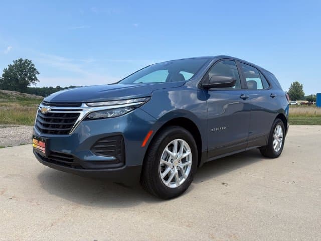 2024 Chevrolet Equinox Base — photo 1 of 49