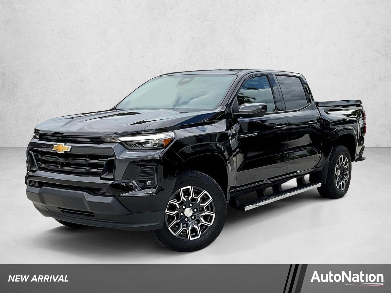 2024 Chevrolet Colorado 2WD LT — photo 1 of 30