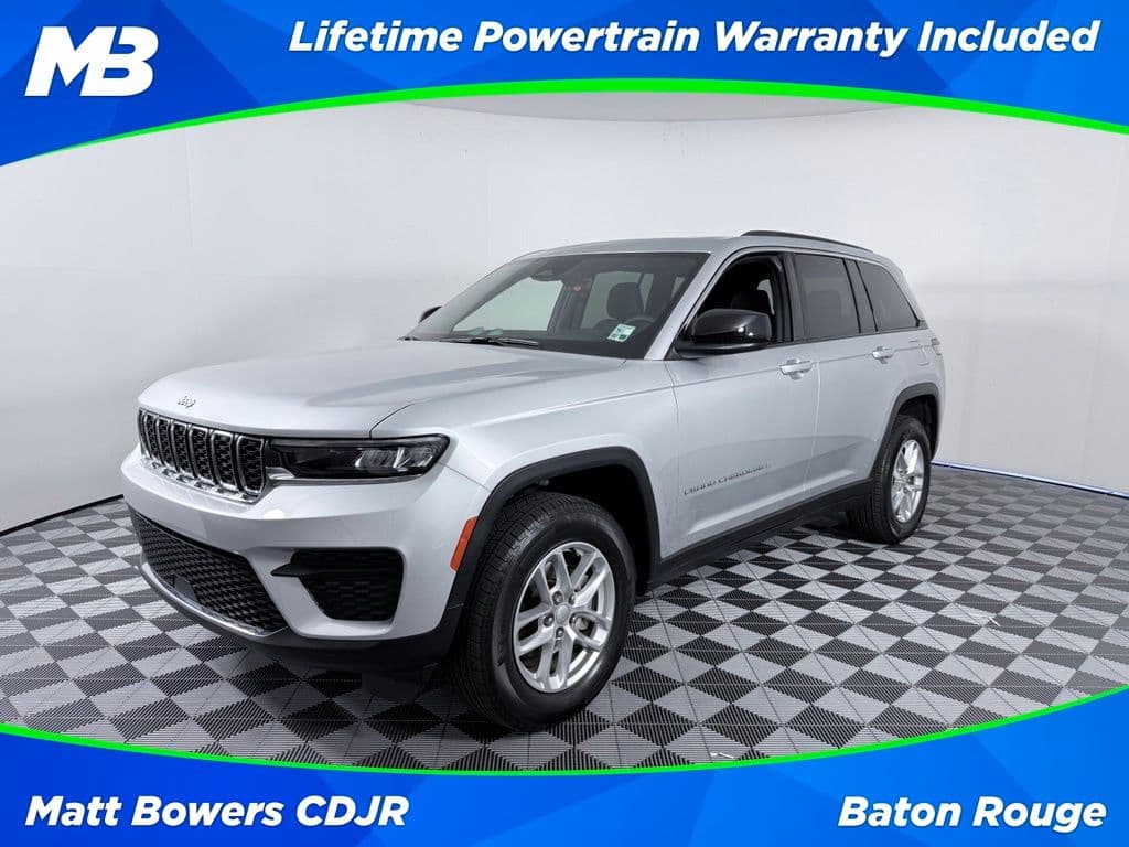2025 Jeep Grand Cherokee Laredo — photo 1 of 30