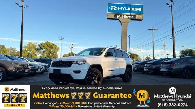2018 Jeep Grand Cherokee Laredo — photo 1 of 35