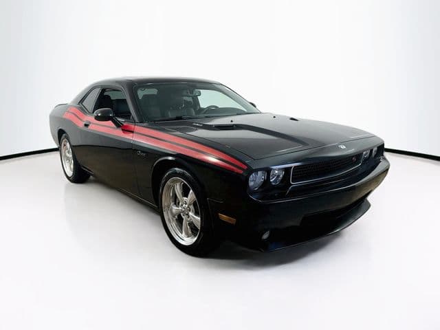 2010 Dodge Challenger R/T — photo 1 of 31
