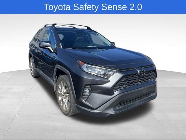 2019 Toyota RAV4 XLE Premium — photo 1 of 19