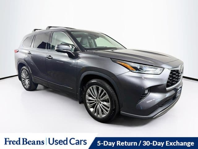 2021 Toyota Highlander Platinum — photo 1 of 40