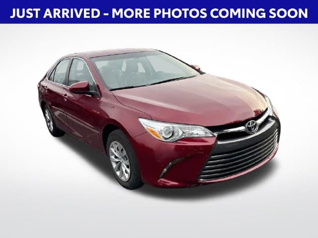 2017 Toyota Camry LE — photo 1 of 14