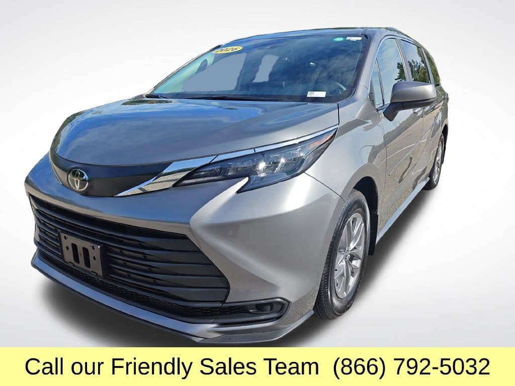 2026 Toyota Sienna LE — photo 1 of 29