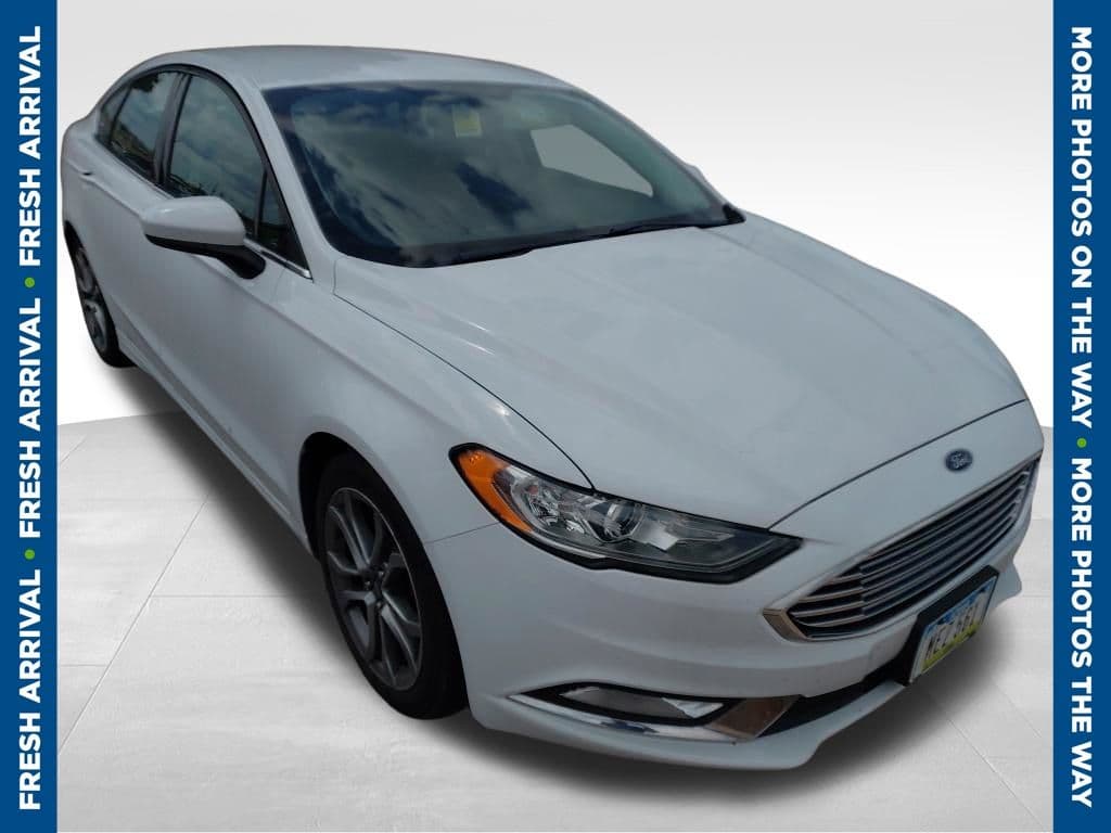 2017 Ford Fusion SE — photo 1 of 6