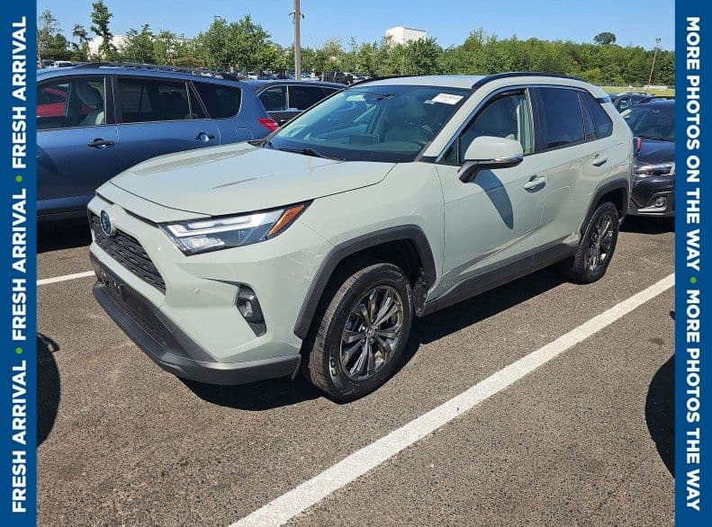 2022 Toyota RAV4 Hybrid XLE Premium — photo 1 of 7