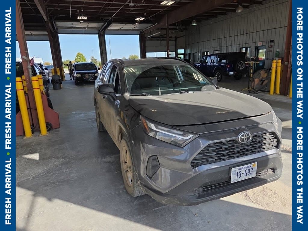2025 Toyota RAV4 Hybrid LE — photo 1 of 10