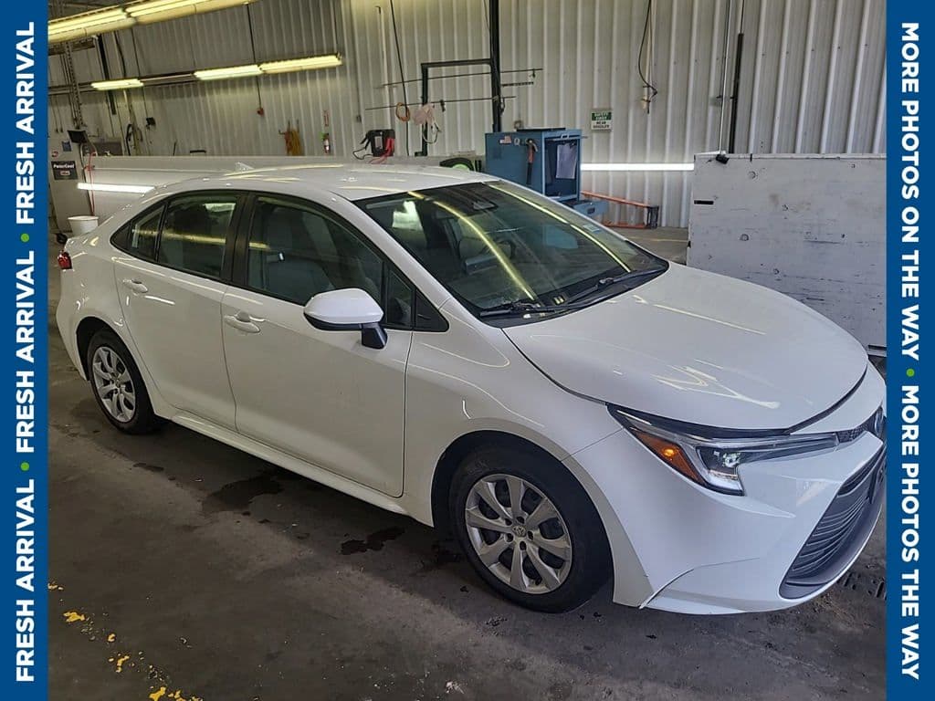 2023 Toyota Corolla Hybrid LE — photo 1 of 9