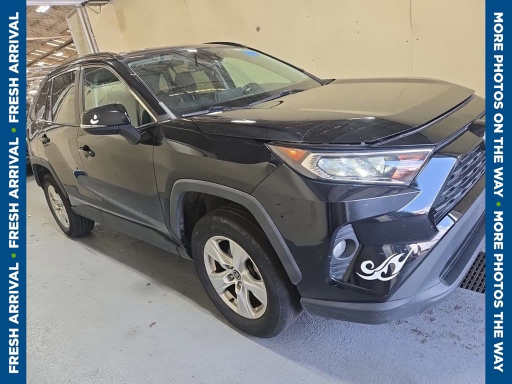 2021 Toyota RAV4 XLE — photo 1 of 9