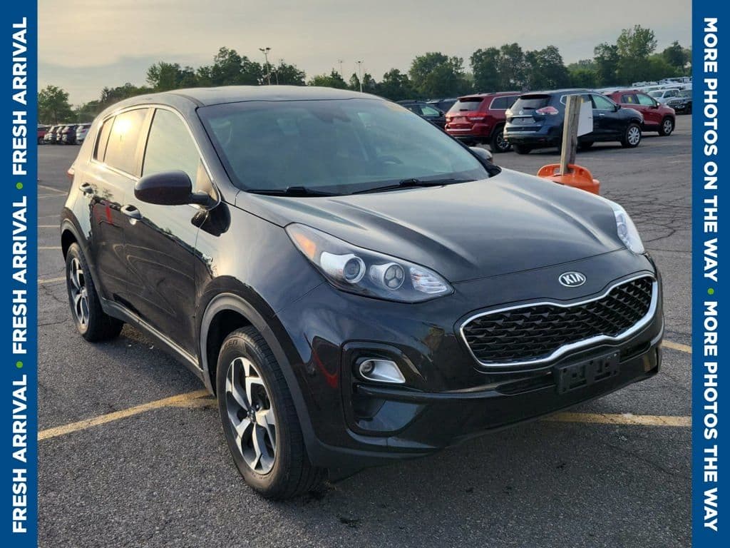 2022 Kia Sportage LX — photo 1 of 10