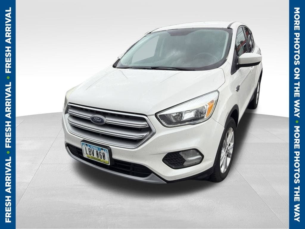 2017 Ford Escape SE — photo 1 of 10