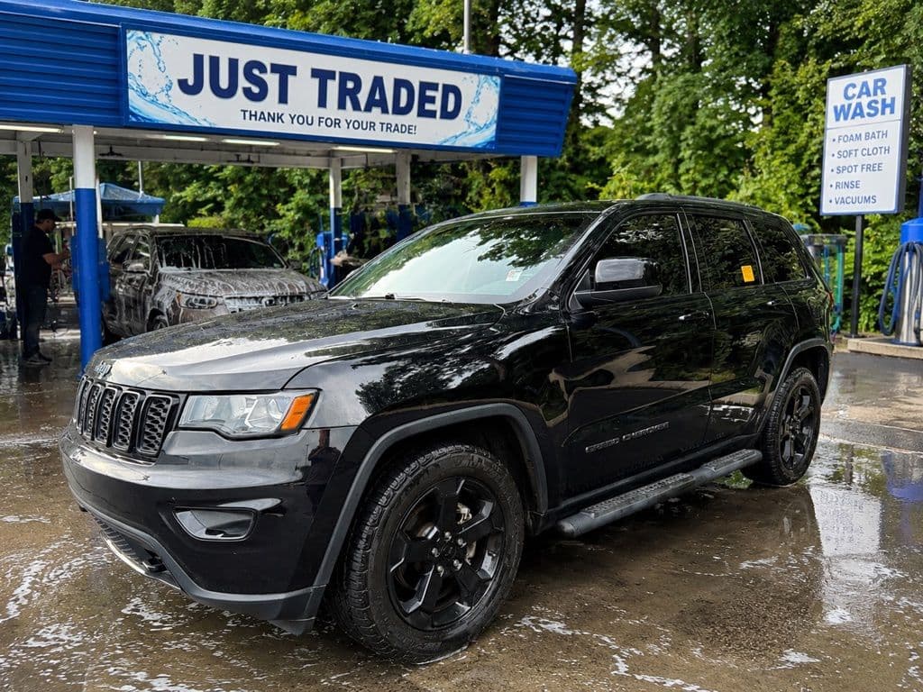 2018 Jeep Grand Cherokee Laredo — photo 1 of 19