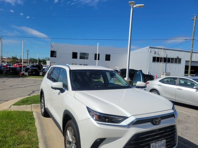 2024 Toyota Grand Highlander Limited — photo 1 of 3