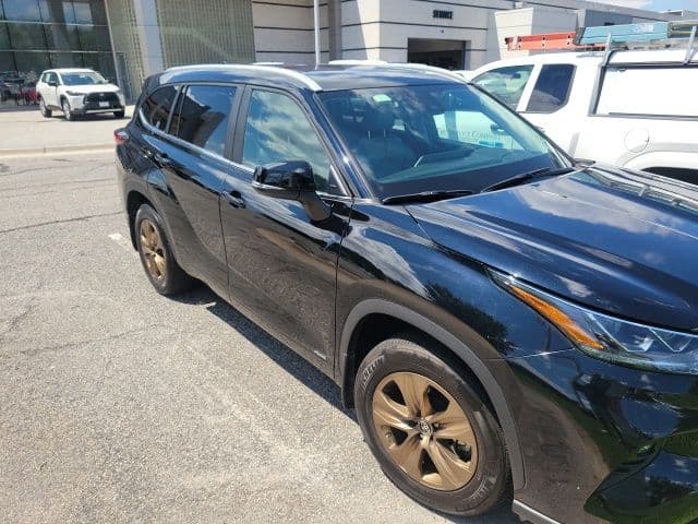 2023 Toyota Highlander Hybrid Bronze Edition — photo 1 of 3